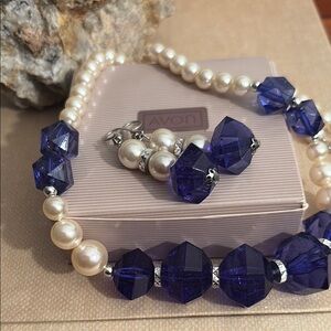 Avon 1986 Jewel Tone Sapphire Blue & Pearl Statement Necklace Earring Set